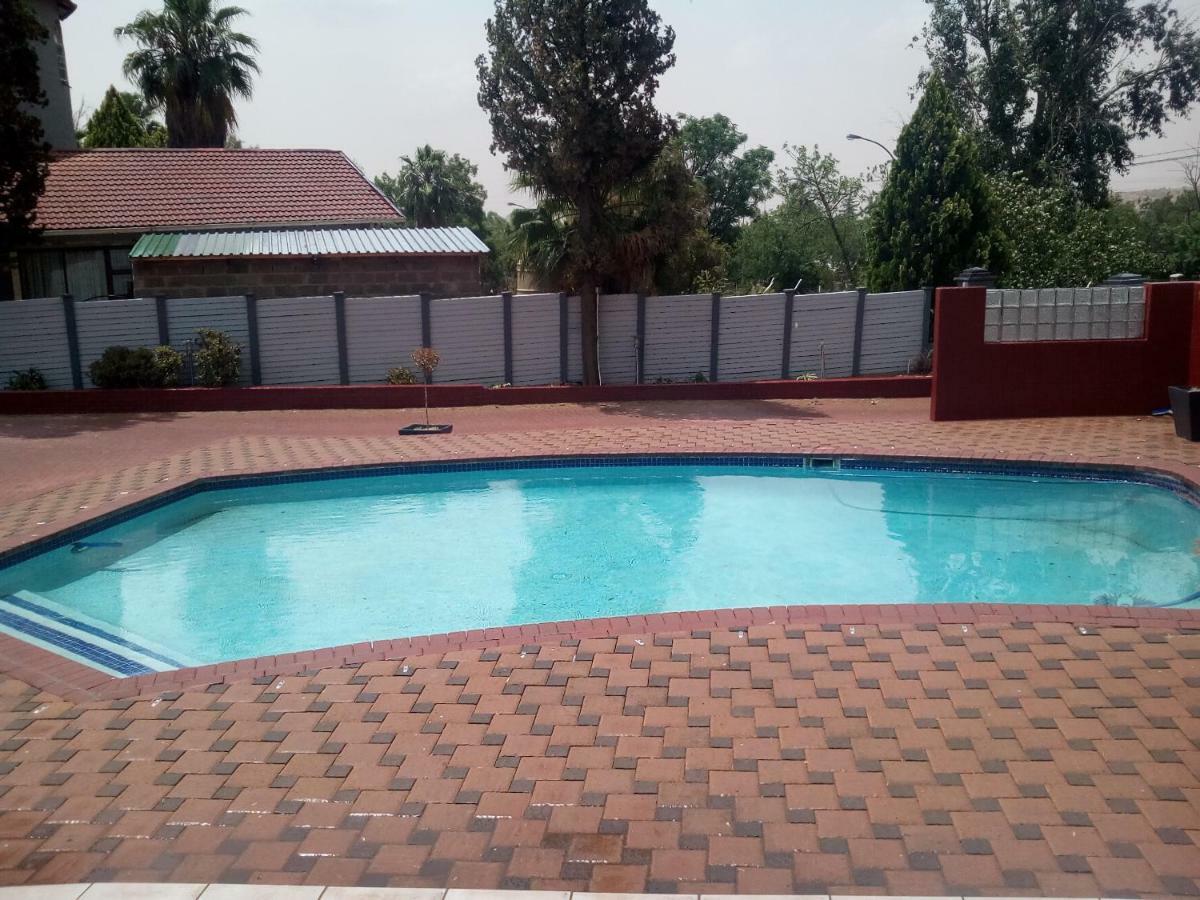 On Hill Lodge Bloemfontein Exteriér fotografie