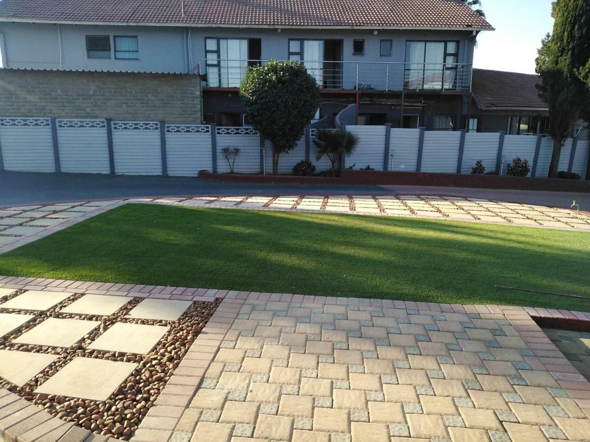 On Hill Lodge Bloemfontein Exteriér fotografie